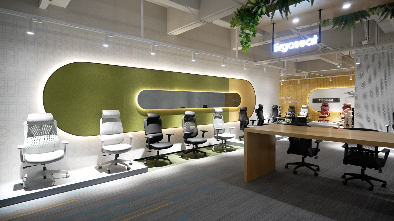 ErgoSeat showroom — mesh and executive chairs on display